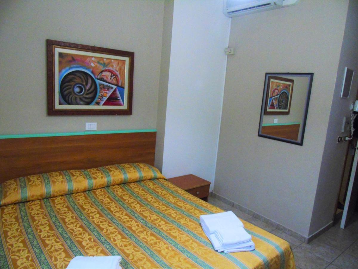 Hotel Zeus Lido Di Classe Room Only エクステリア 写真