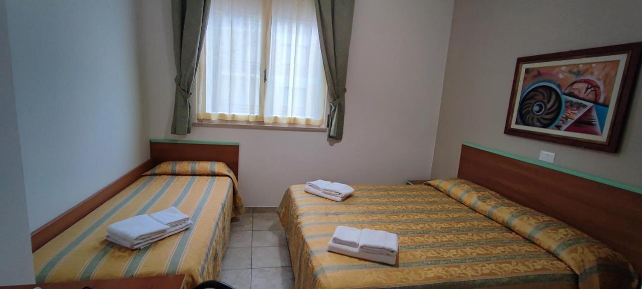 Hotel Zeus Lido Di Classe Room Only エクステリア 写真