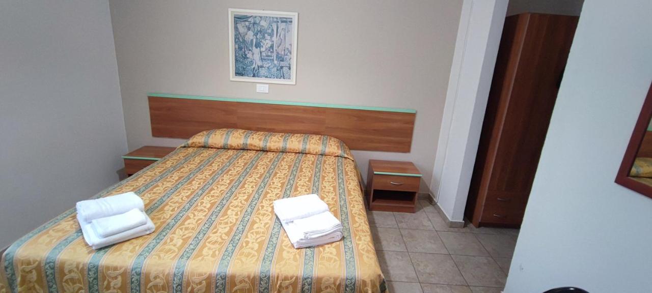 Hotel Zeus Lido Di Classe Room Only エクステリア 写真