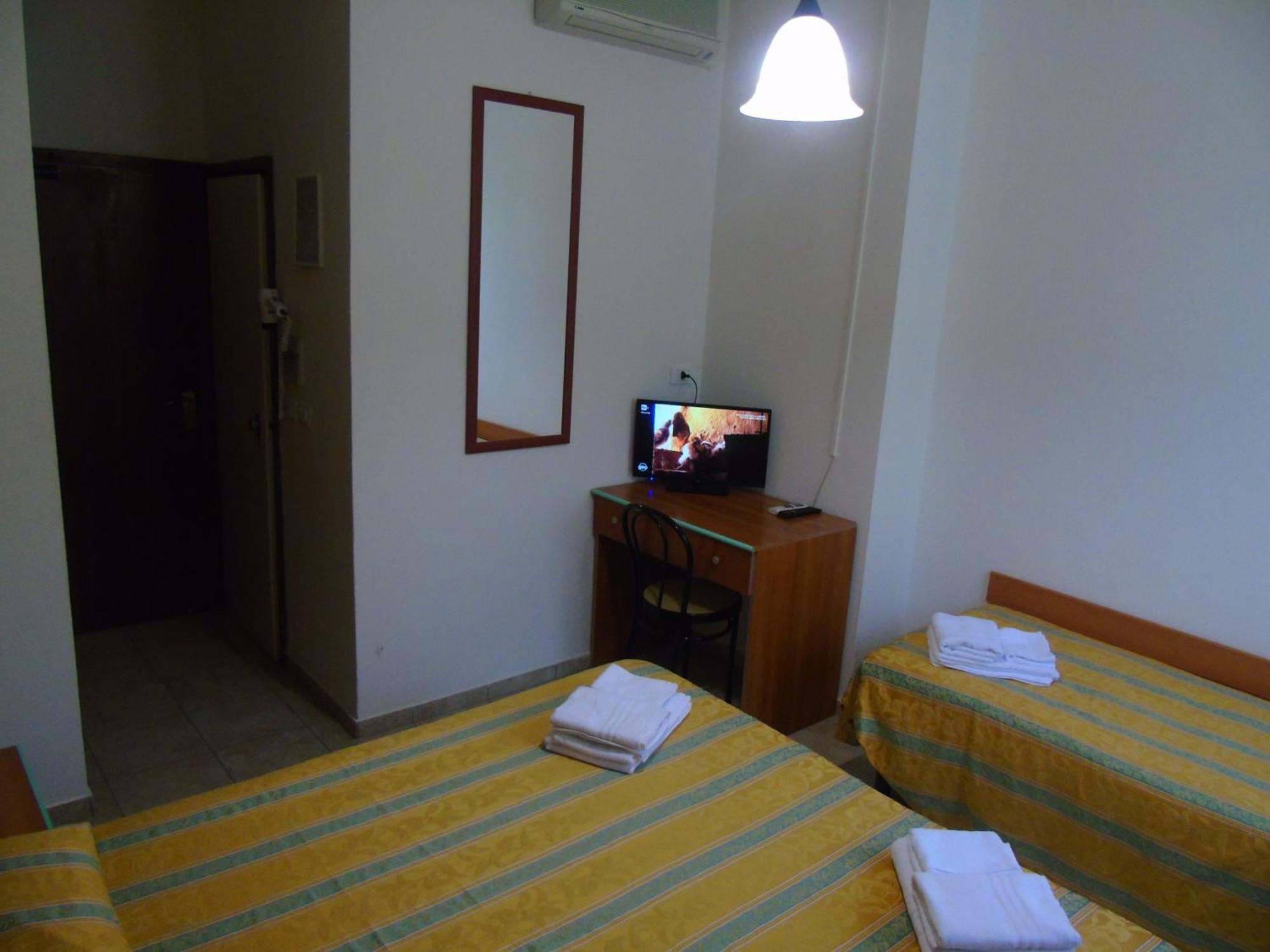 Hotel Zeus Lido Di Classe Room Only エクステリア 写真